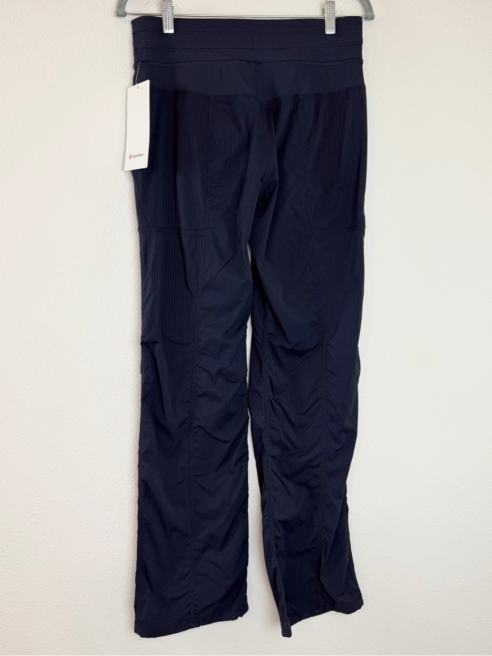 Lululemon Dance Studio Mid-Rise Pant Regular
in Black Night Size 6 - Picture 10 of 16